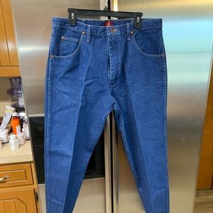 Wrangler mens jeans 36x31 ( tag has 32) box M 30